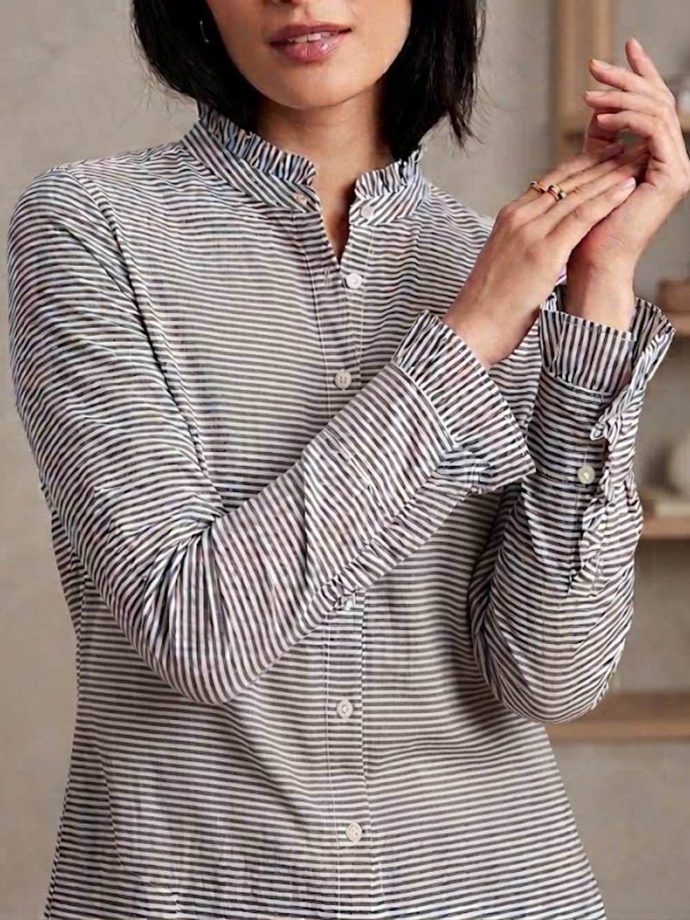 Gap black-and-white striped button-up shirt ruffled collar & sleeves Medium